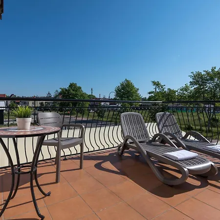 住宿加早餐酒店 Arkadia 3*